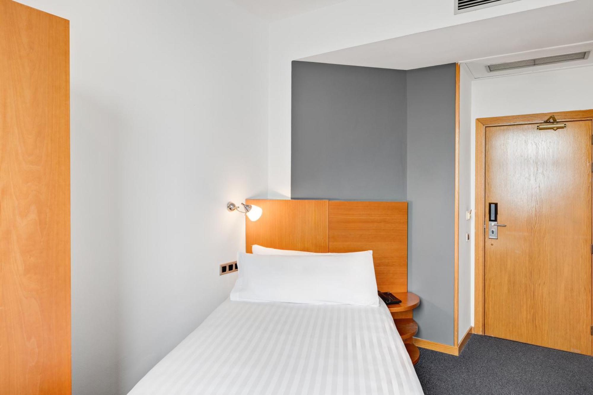 B&B Hotel Barcelona Mollet Porta De Gallecs موييت ذيل مْباييس المظهر الخارجي الصورة